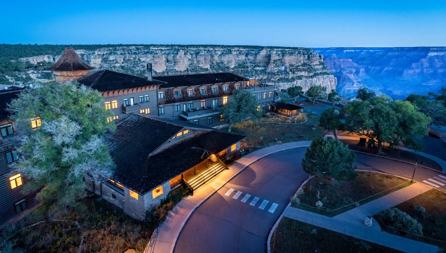 El Tovar Hotel on the Grand Canyon rim at dusk